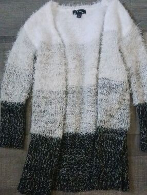 art class Two-Tone Fuzzy Open Front Cardigan in White and Black